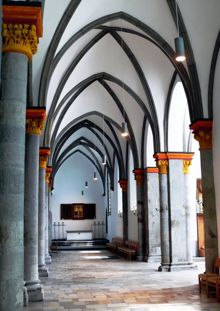 Seitenschiff - Aisle in a Church