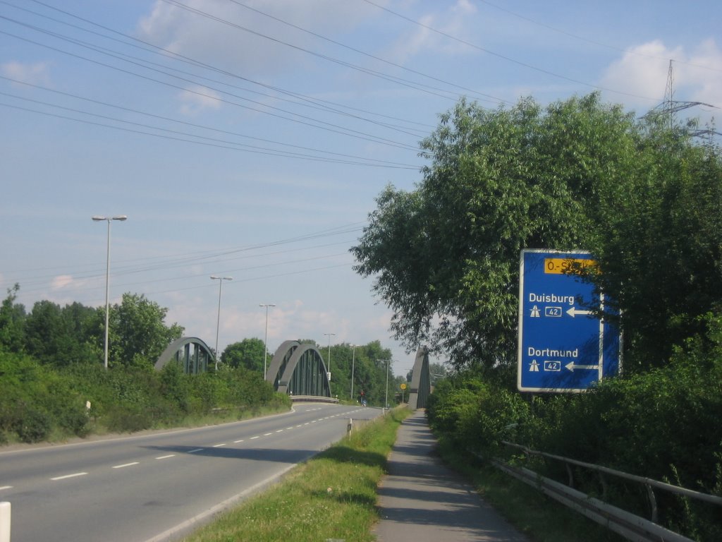 Buschhausener Straße mit Kanalbrücke 17.06.2008