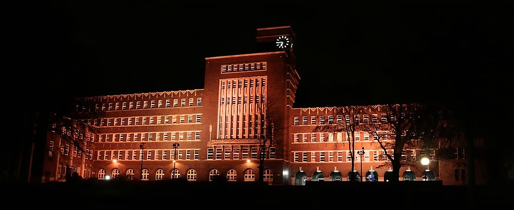 Oberhausen Rathaus (by www.ruhrpottlichter.de)
