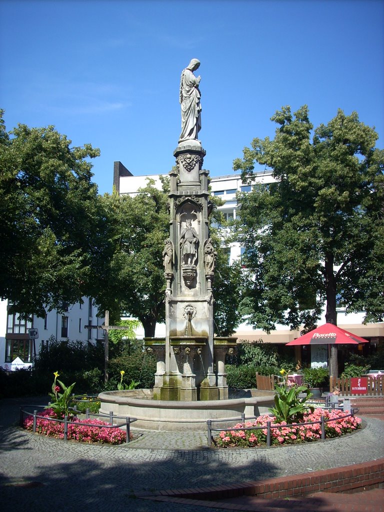 Paderborn    ( Mariensäule  )  Marienplatz.    August 2009