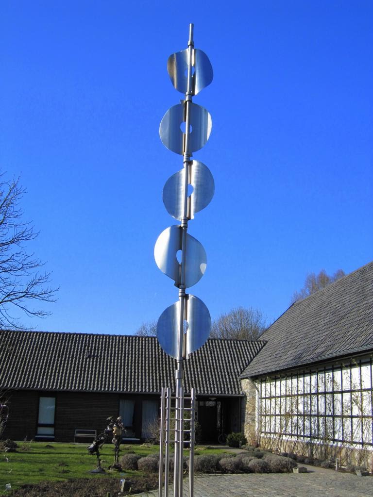 Kunst / Wasserburg "Haus im Haus" in Ratingen