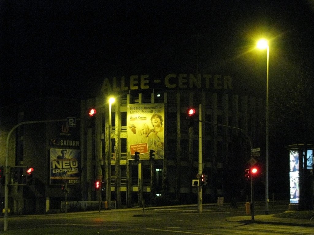 Allee-Center, nachts (2008-12)