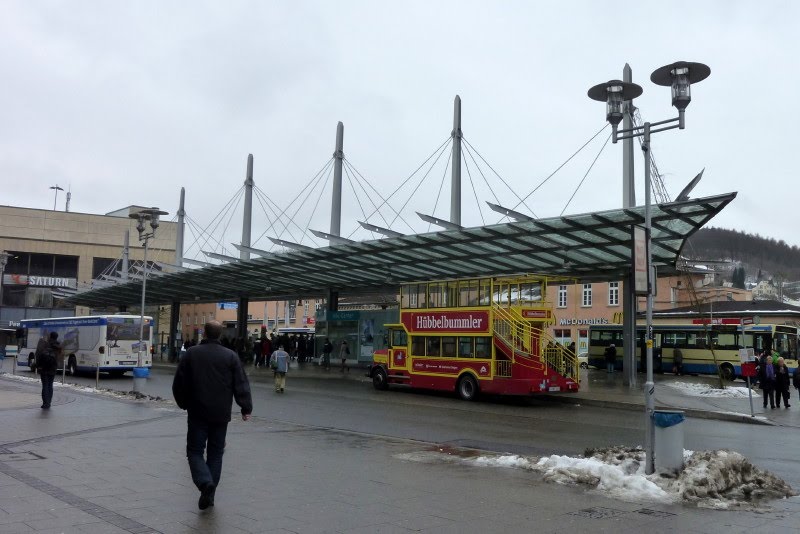 Busbahnhof in Siegen mit "Hübbelbummler"