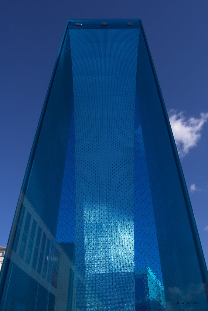 Lichtobjekt - Stele von Heinz Mack (Sparkasse) Körnerstr. / Hohenzollernstr. / VollMEGAlerie