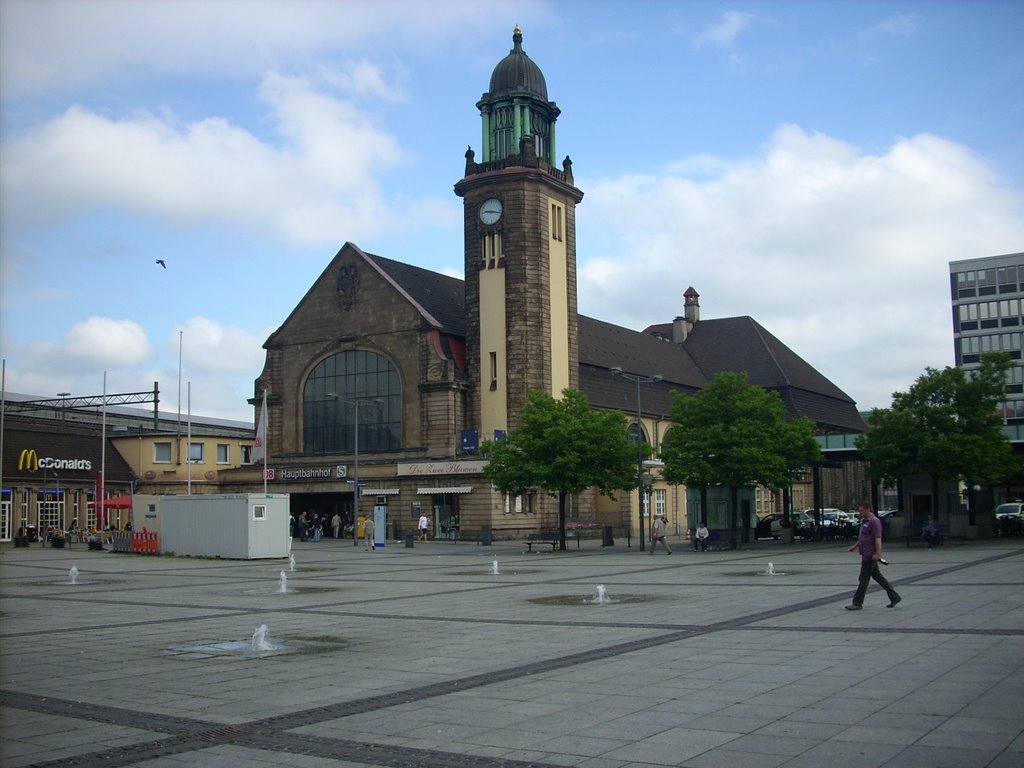 Hagen-Innenstadt (Hagen Hauptbahnhof) BerlinerPlatz.  Mai 2009