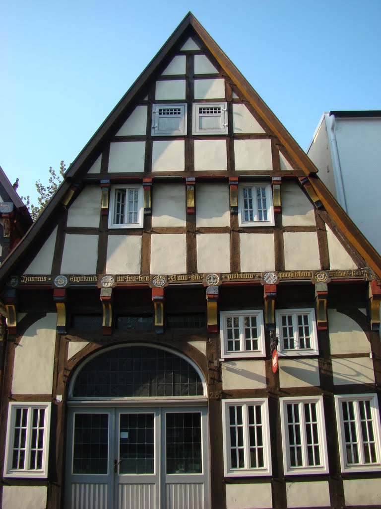 Herford ( Fachwerkhaus,erbaut: 1532 ) Brüderstraße. April 2011