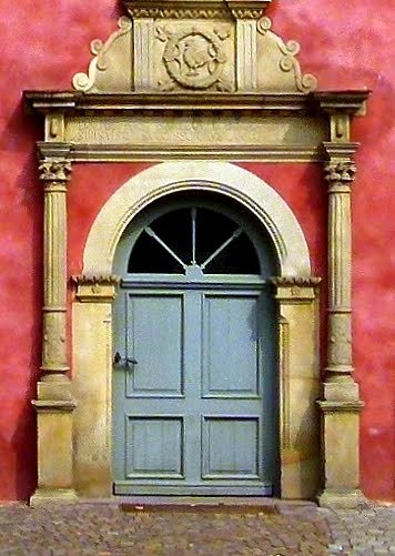 Freundschaft ist eine Tür zwischen zwei Menschen. Sie kann manchmal knarren, sie kann klemmen, aber sie ist nie verschlossen.  (Balthasar Gracián y Morales /x/details.png)