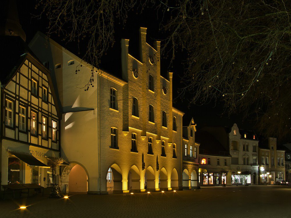 Markt mit altem Rathaus