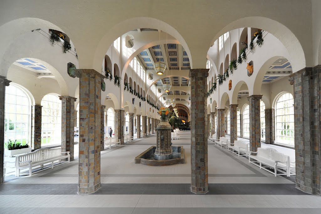 Prächtige Wandelhalle.