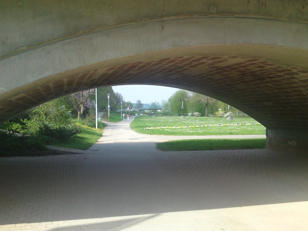Unter der Brücke