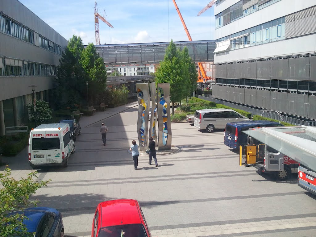 Eingang Hof des Klinikum Nordoberpfalz Weiden