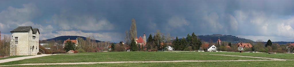 Panorama am Römerkastell Biriciana mit dem Nordtor, Zentralschule, Ellinger Tor, St. Andreas und Spital Kirche und Wülzburg