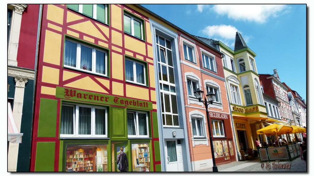 Waren - schöne Häuser in der Langen Straße