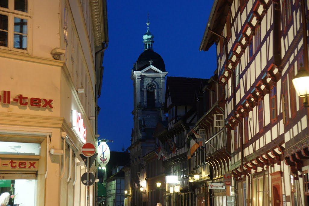 Die Michaelskirche / Kurze Straße