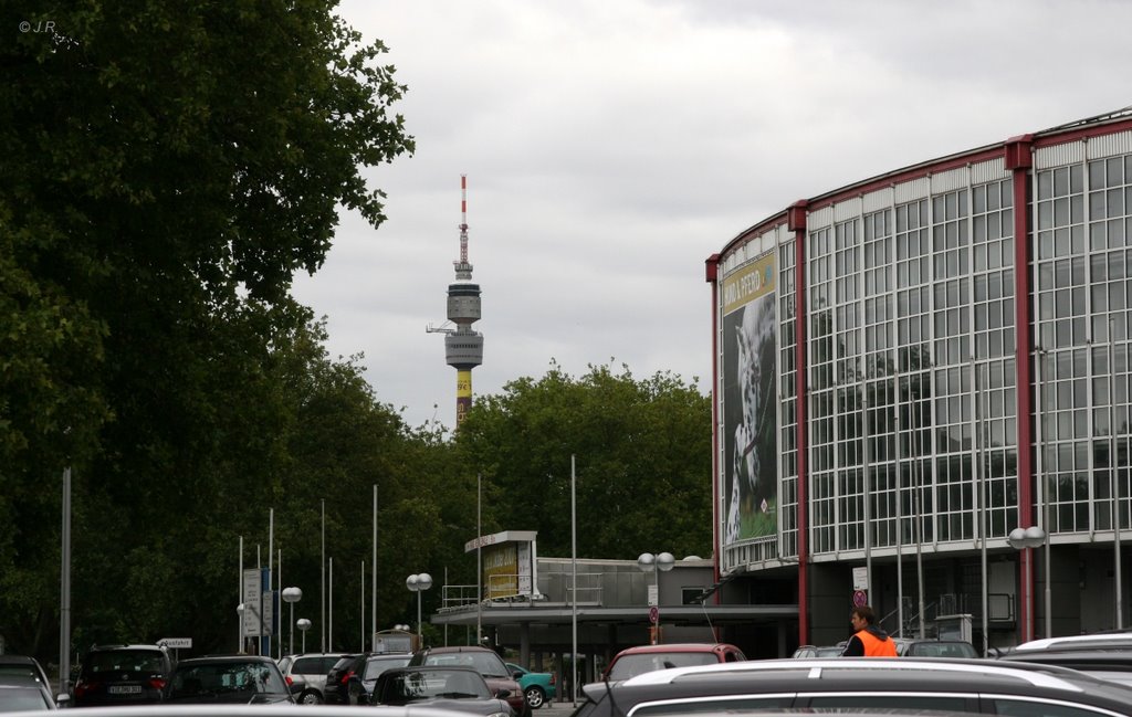 Westfalenhalle mit Florianturm, Dortmund