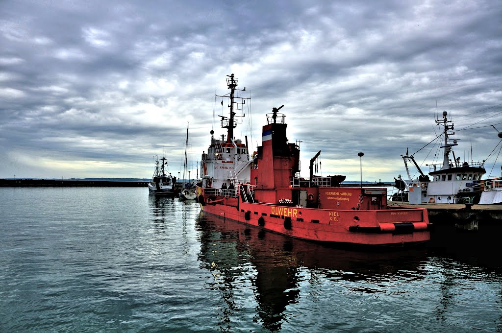 Feuerwehr Hamburg, Oelwehr, Sassnitz Hafen