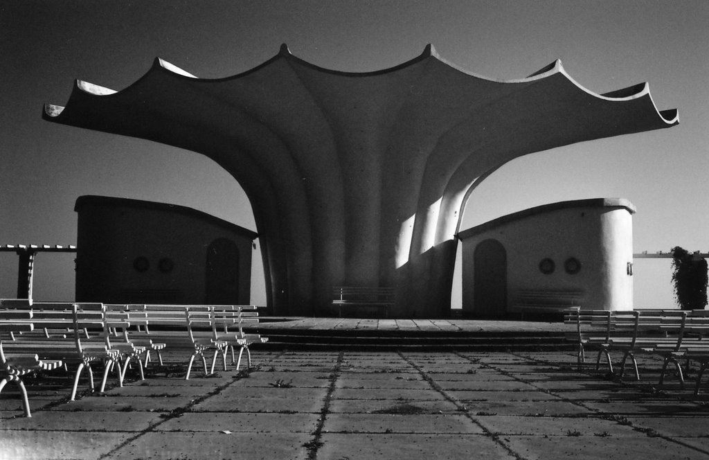 Strandmuschel aus Beton, Shell in Concrete, Sassnitz, Rügen