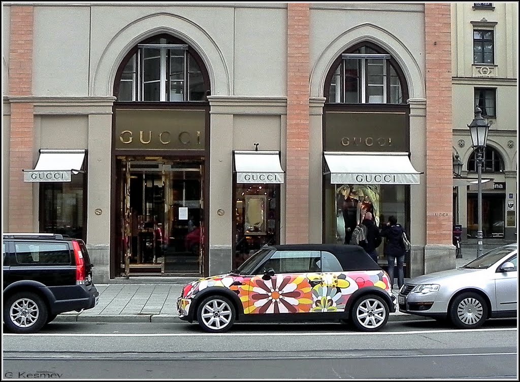MINI in München, Maximilianstraße,  GUCCI center