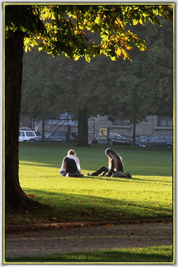 :-( ... Dans un parc de Munich, il y avait une affiche de recherche me concernant ... (with a wanted poster about me ...) ..........................=> Agrandir !!! Enlarge !!!  ........     LE NOUVEAU PRIX EST (THE NEW PRICE IS)= 50 € !!!