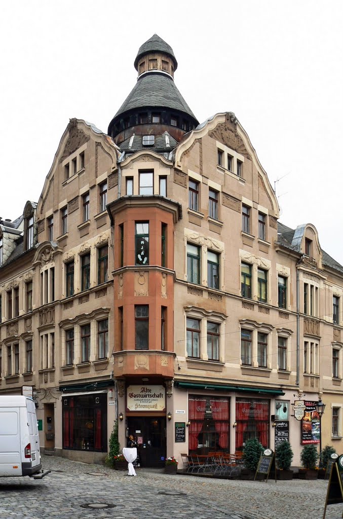 Plauen - Das Eckhaus mit dem Restaurant "Alte Gastwirtschaft" mit seinem auffälligen Dachreiter in der Rathausstrasse