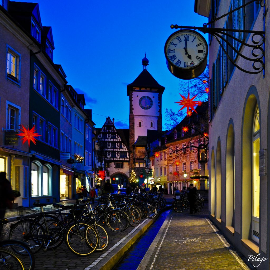 Freiburger Altstadt in der Blauen Stunde ¦ pilago