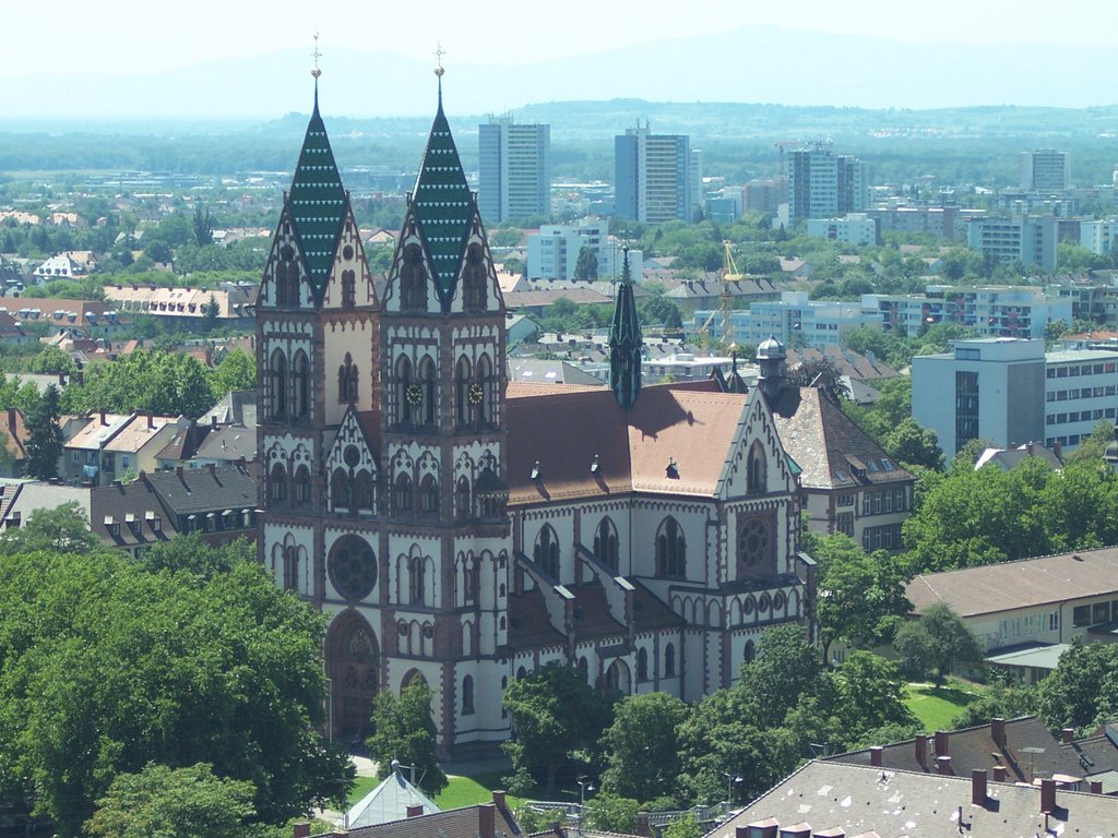 Freiburg - Herz-Jesu-Kirche von oben
