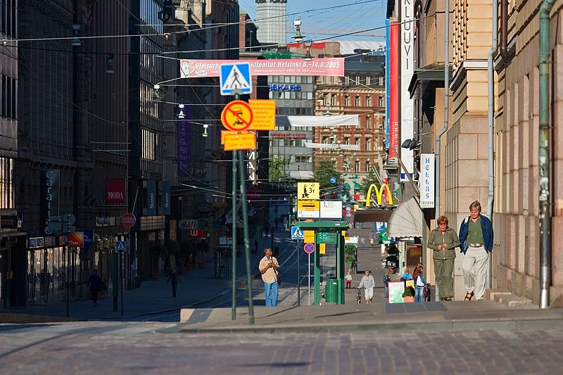 Aleksanterinkatu towards Mannerheimintie