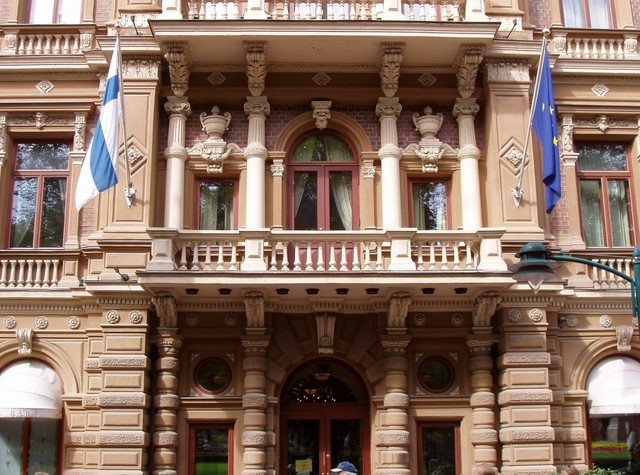 357 Helsinki, Gebäude an der Esplanade