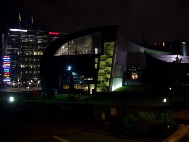 379 Helsinki, Kiasma (Museum für zeitgenössische Kunst) bei Nacht