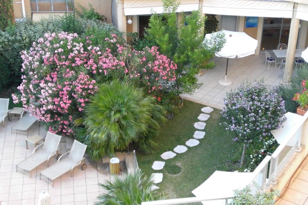 Garden, Pool area, Mercure Roi Rene Hotel/Aix-en-Provence