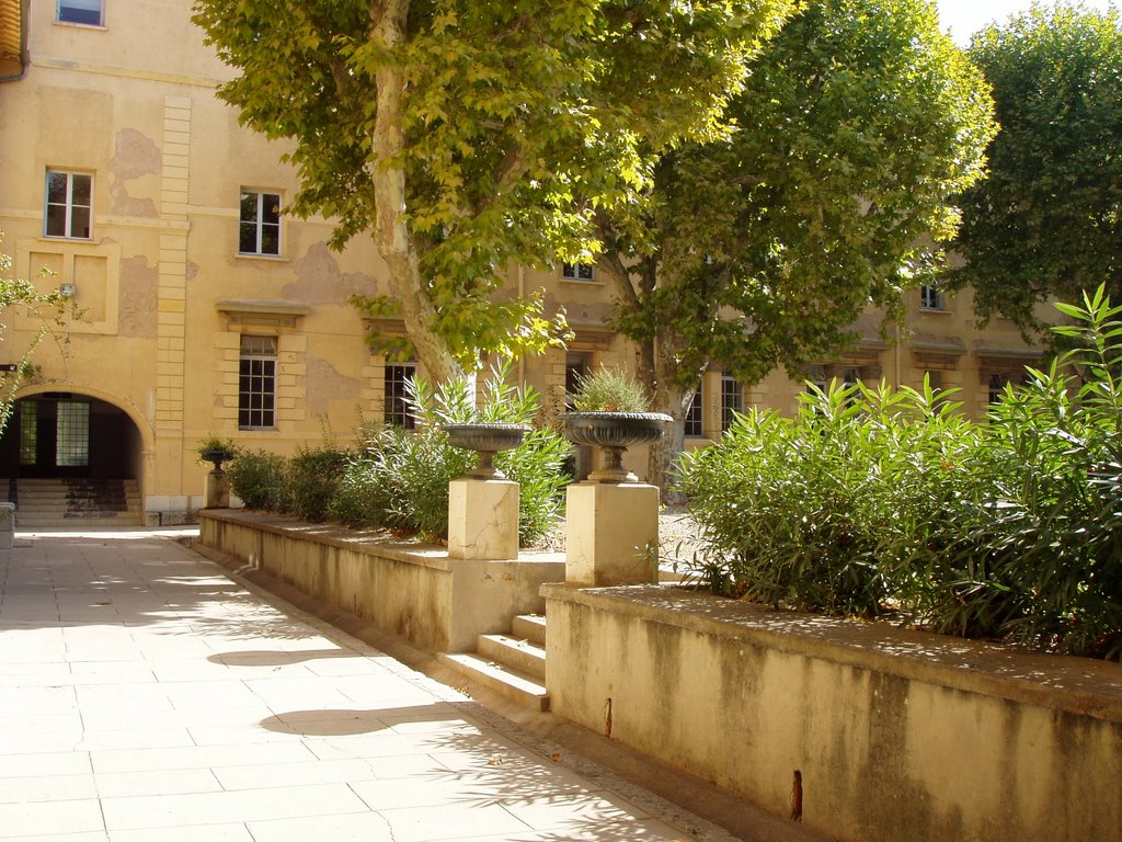 Aix-en-Provence, ENSAM, cour intérieure