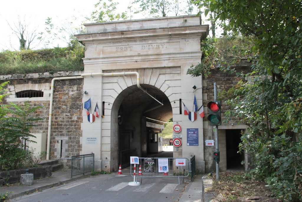 Entree du Fort dIvry