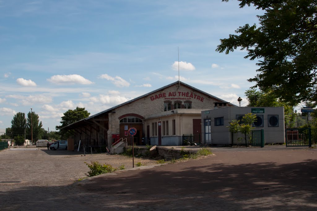 Gare au théâtre de Vitry