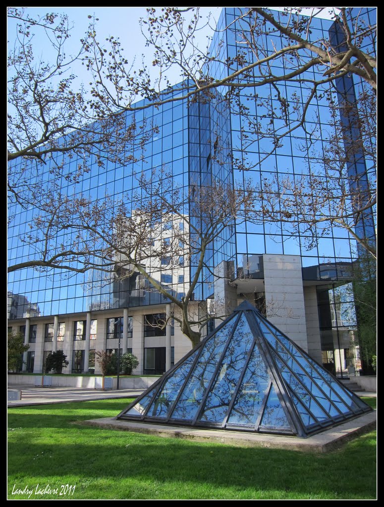 La pyramide de Charenton-le-Pont.