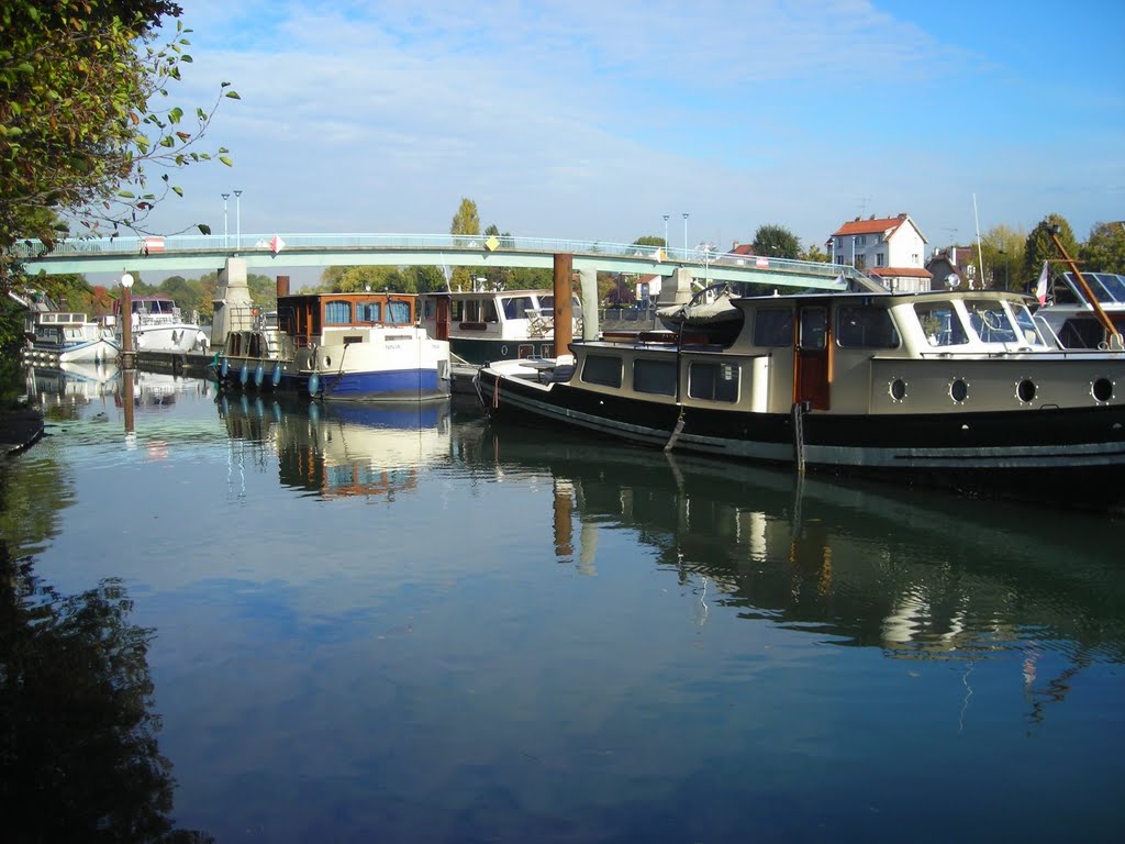 CRETEIL - Bateaux sur la Marne