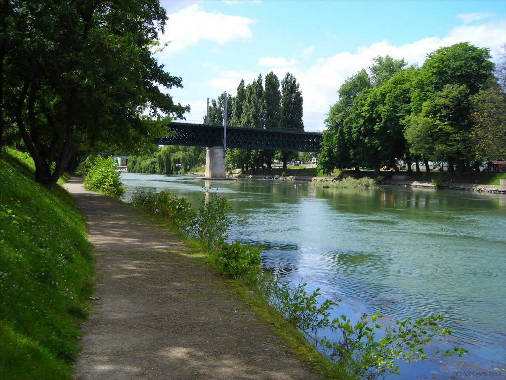 ST-MAUR DES FOSSES - Pont ferroviaire sur la Marne