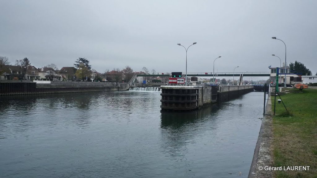Créteil - Barrage-écluse sur la Marne