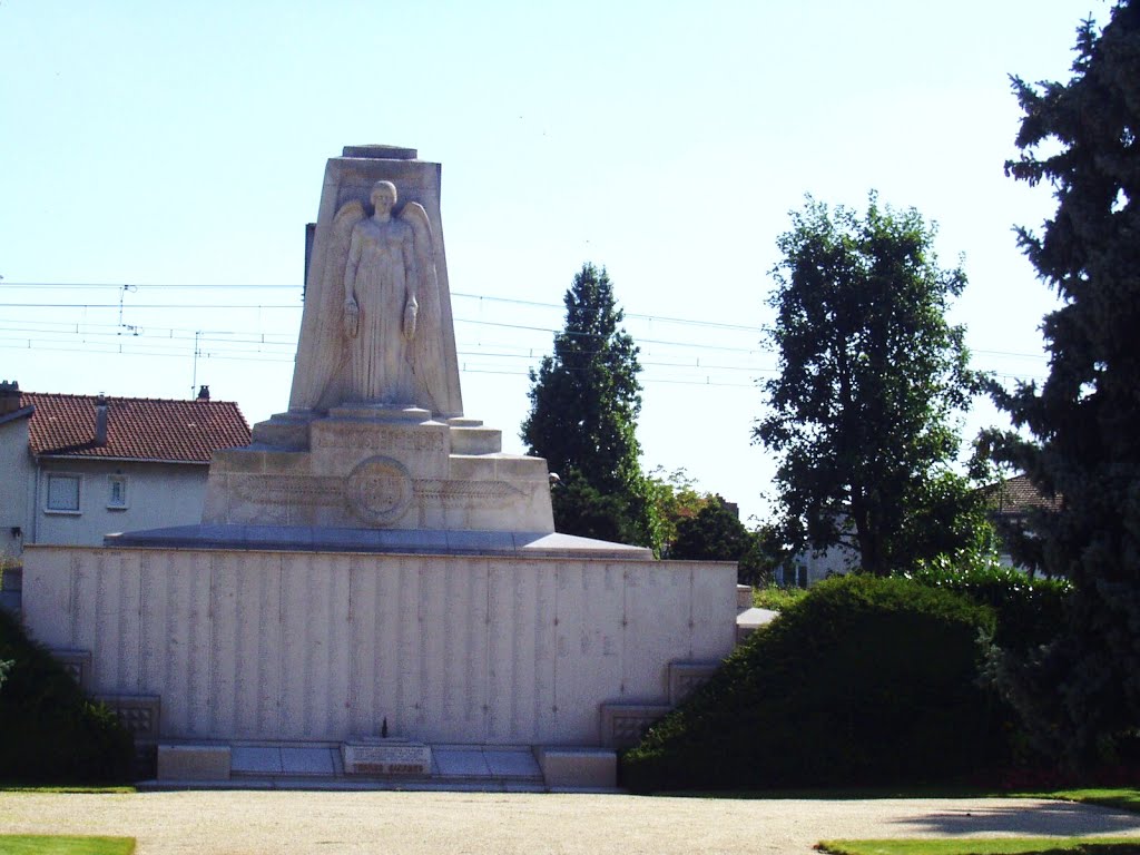 94-Saint Maur monument aux morts
