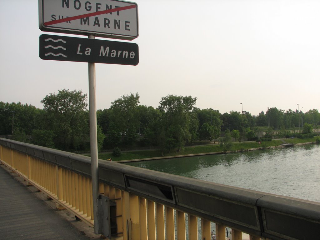 El puente de Nogent-sur-Marne, Fr.