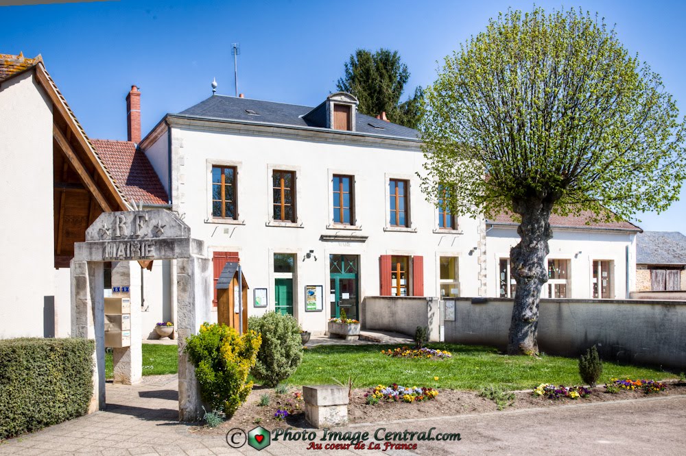 La Mairie de Loye-sur-Arnon, 18170, Cher
