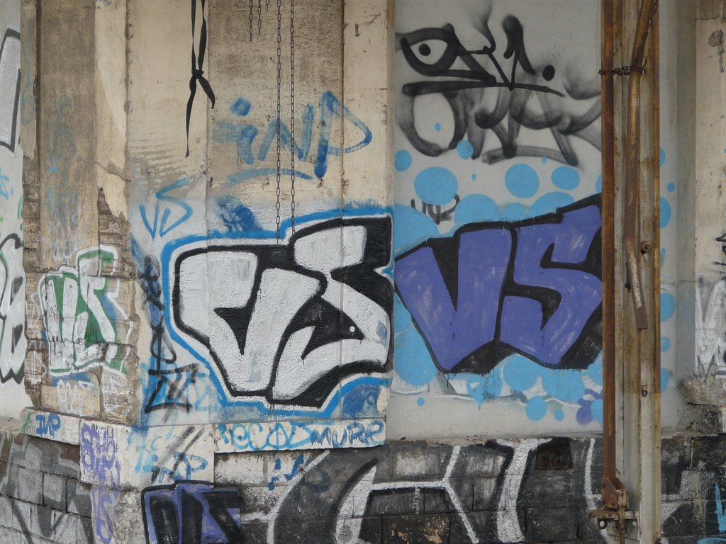 VS