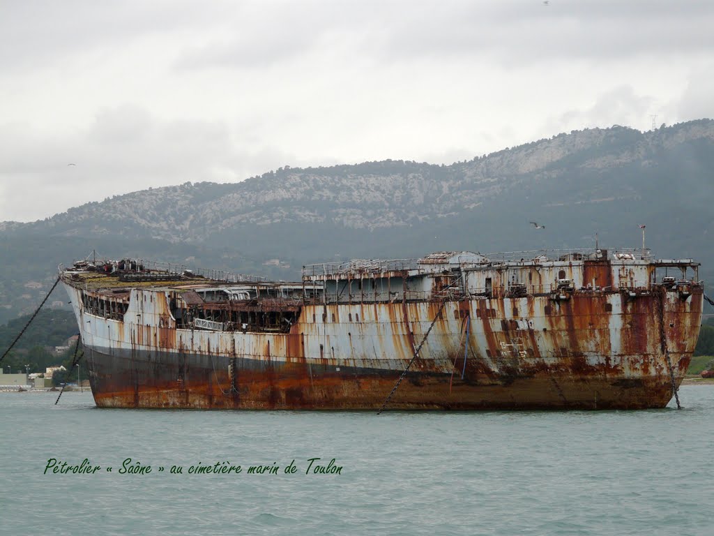 Toulon - Pétrolier "La Saône" au cimetière marin