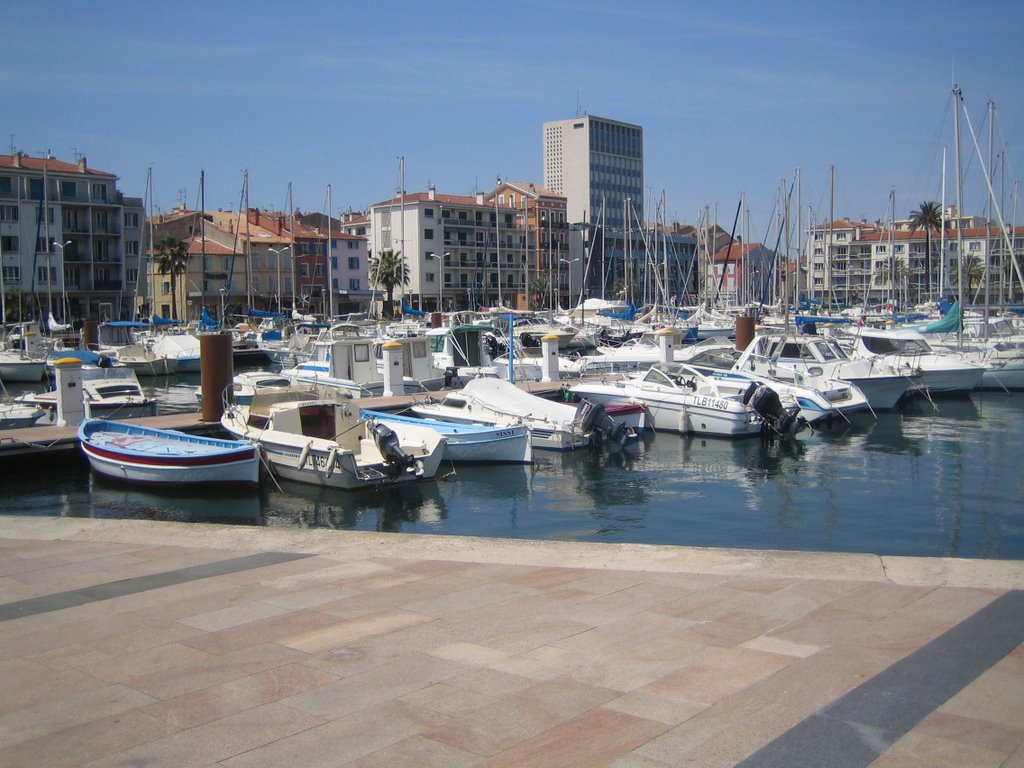 Port et Mairie de La Seyne-sur-mer