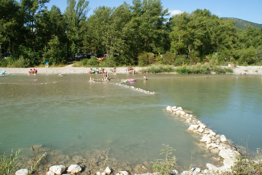Riverside near camping Les Chapelains