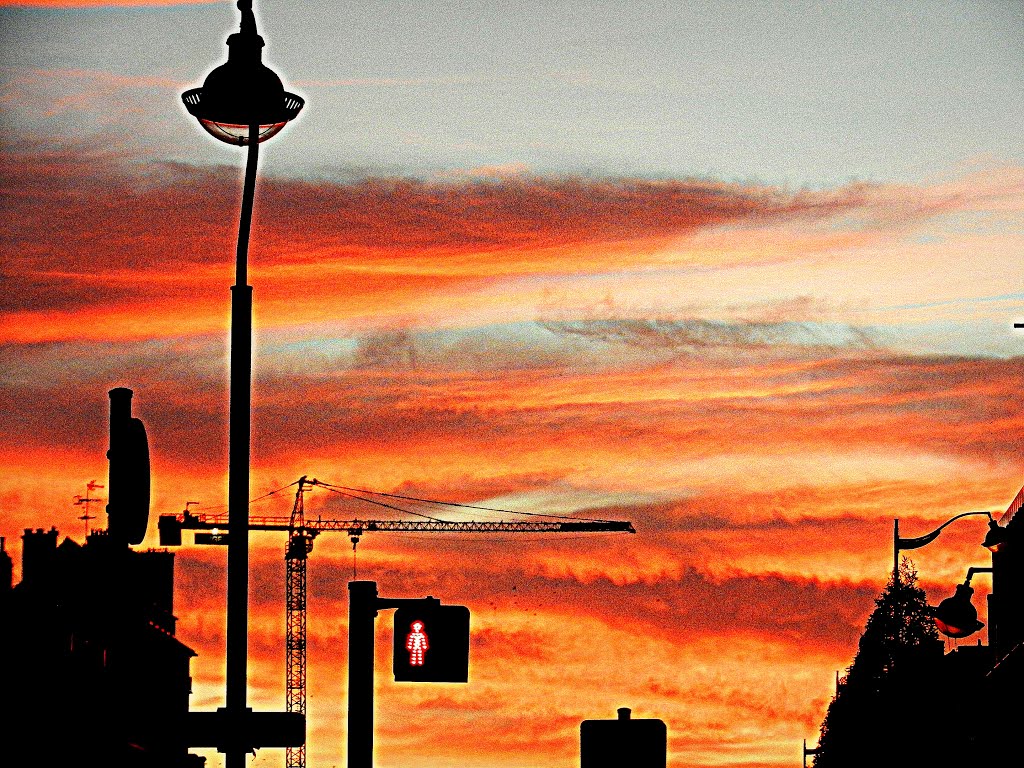 Coucher du soleil en ville - en attendant le bus - Rennes.