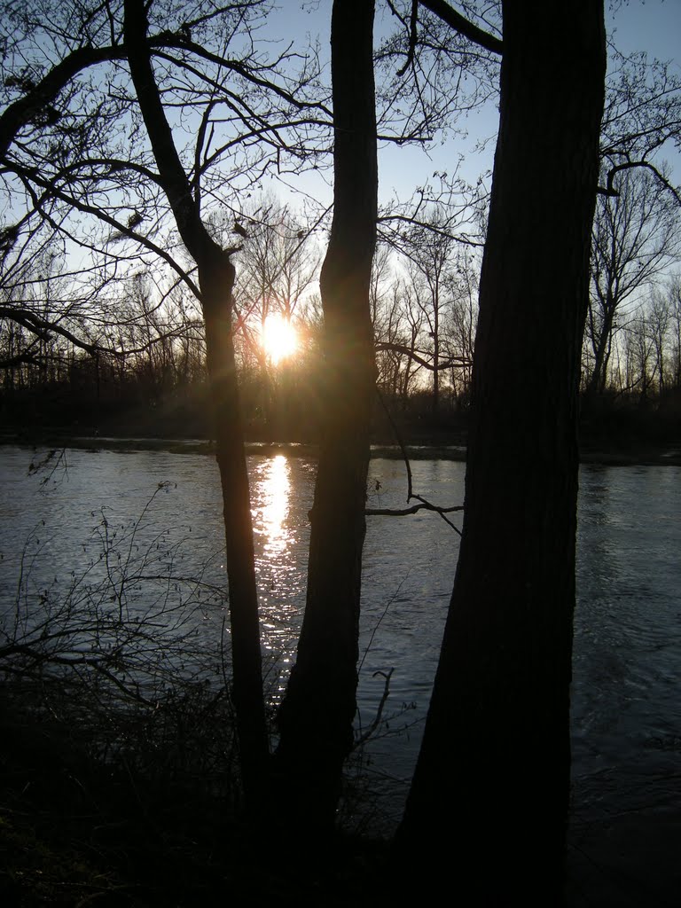 Montrond les Bains un soir au bord de la Loire