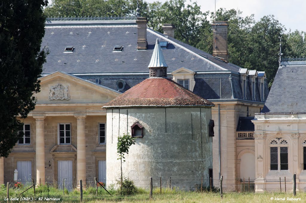 42 Nervieux - Château de La Salle Pigeonnier