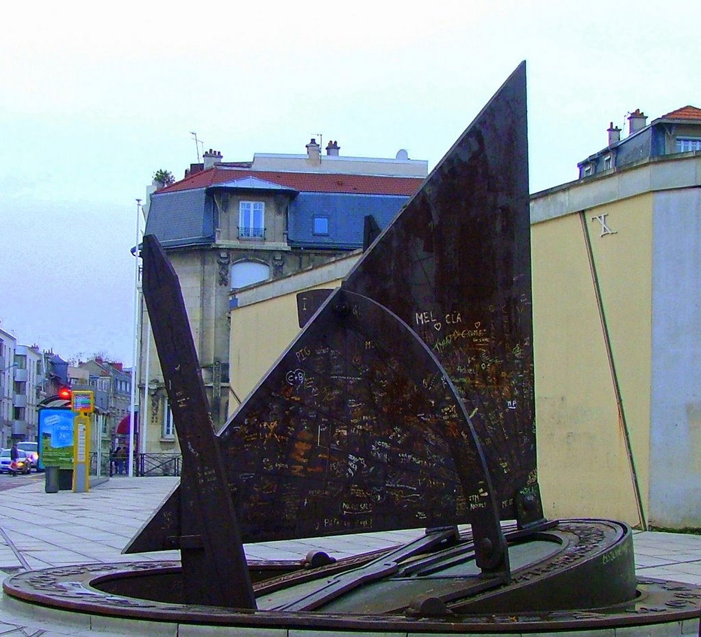 Reims: La Pierre dheures