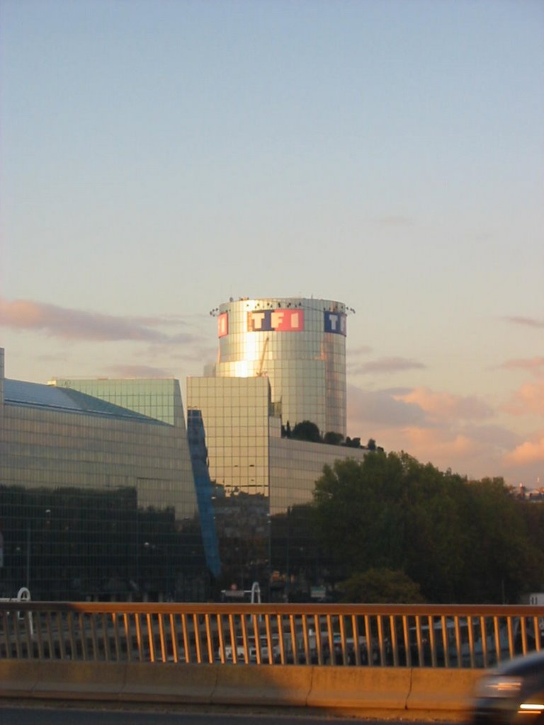 TF1