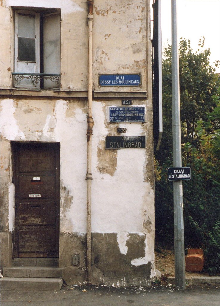 327, quai de Stalingrad (ou dIssy les Moulineaux ?) avant démolition. 1989